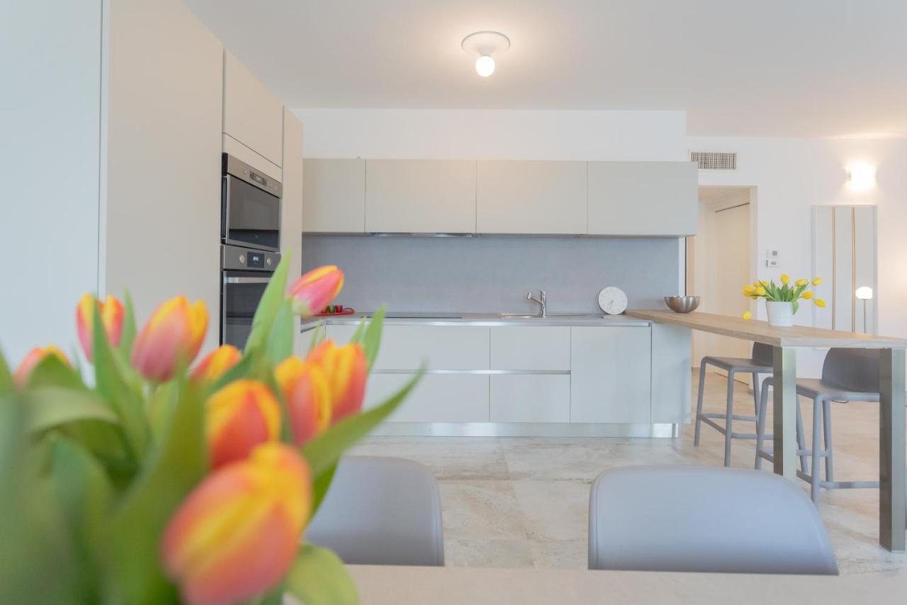 לצנו Dream Lake Apartments Lake View - Private Beach By Rent All Como מראה חיצוני תמונה